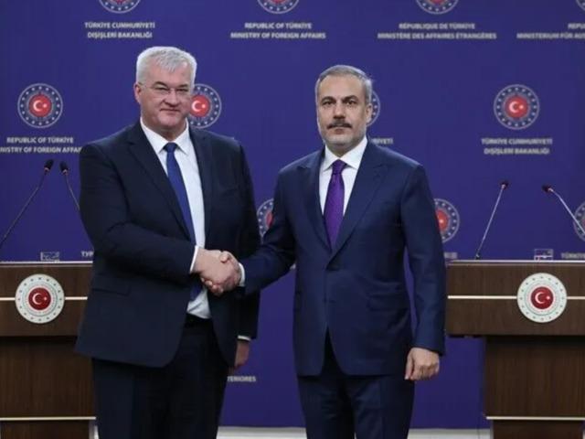 Bakanı Fidan, Ukraynalı mevkidaşı ile görüştü