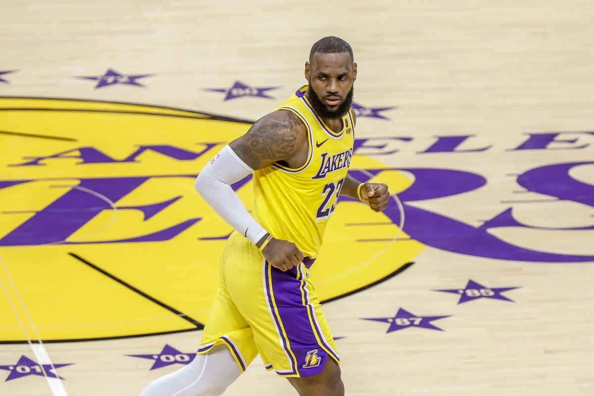 LeBron James kararını değiştirdi! Yeni takımı belli oldu 1