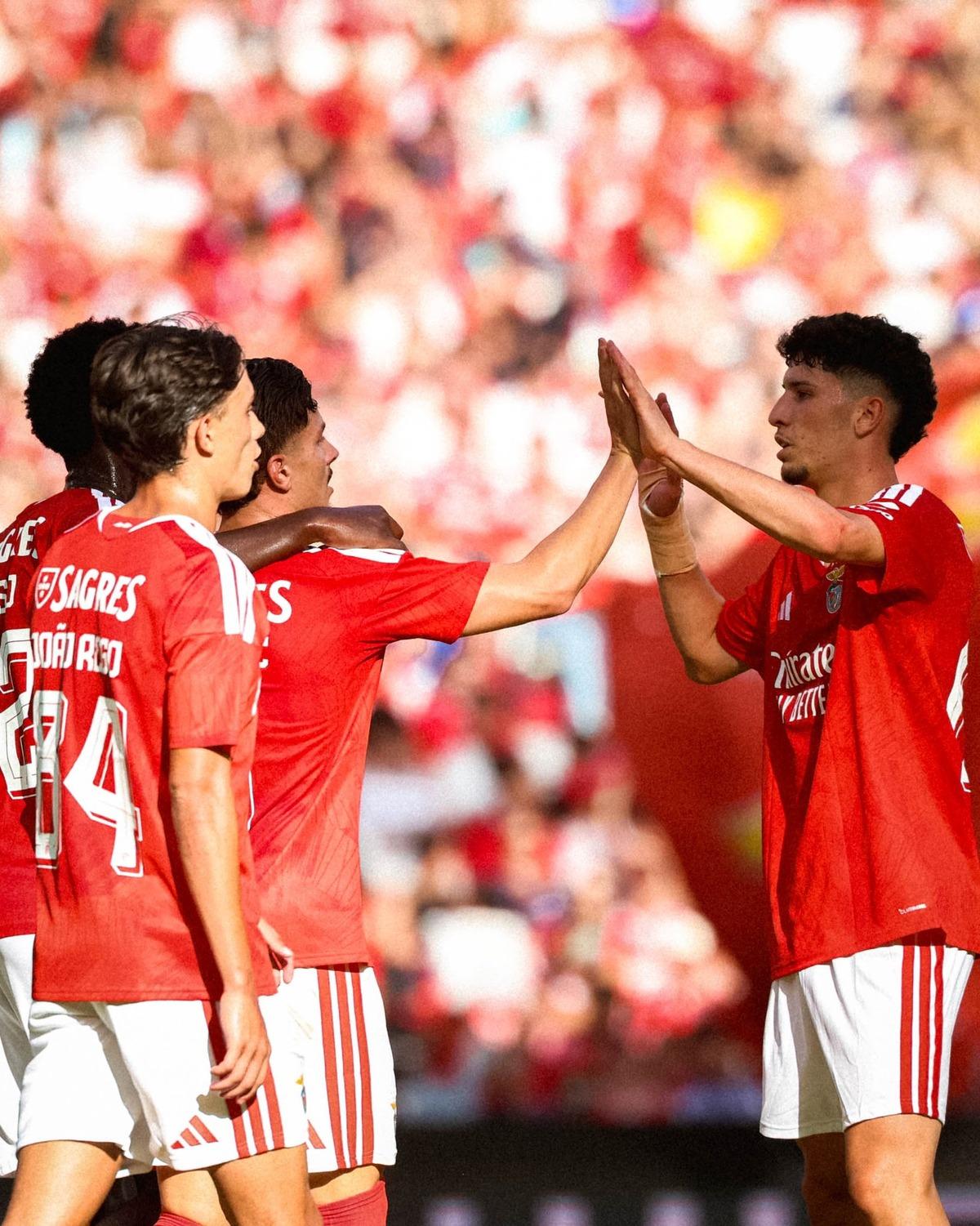 Jhon Duran dan Benfica formasıyla muhteşem başlangıç! 2 dakikada maça damga vurdu 2