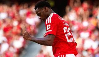 Jhon Duran'dan Benfica formasıyla muhteşem başlangı&ccedil;! 2 dakikada...