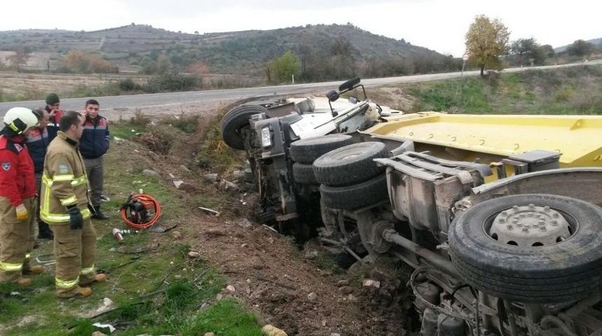 Hafriyat Kamyonları &Ccedil;arpıştı : 1 &Ouml;l&uuml;