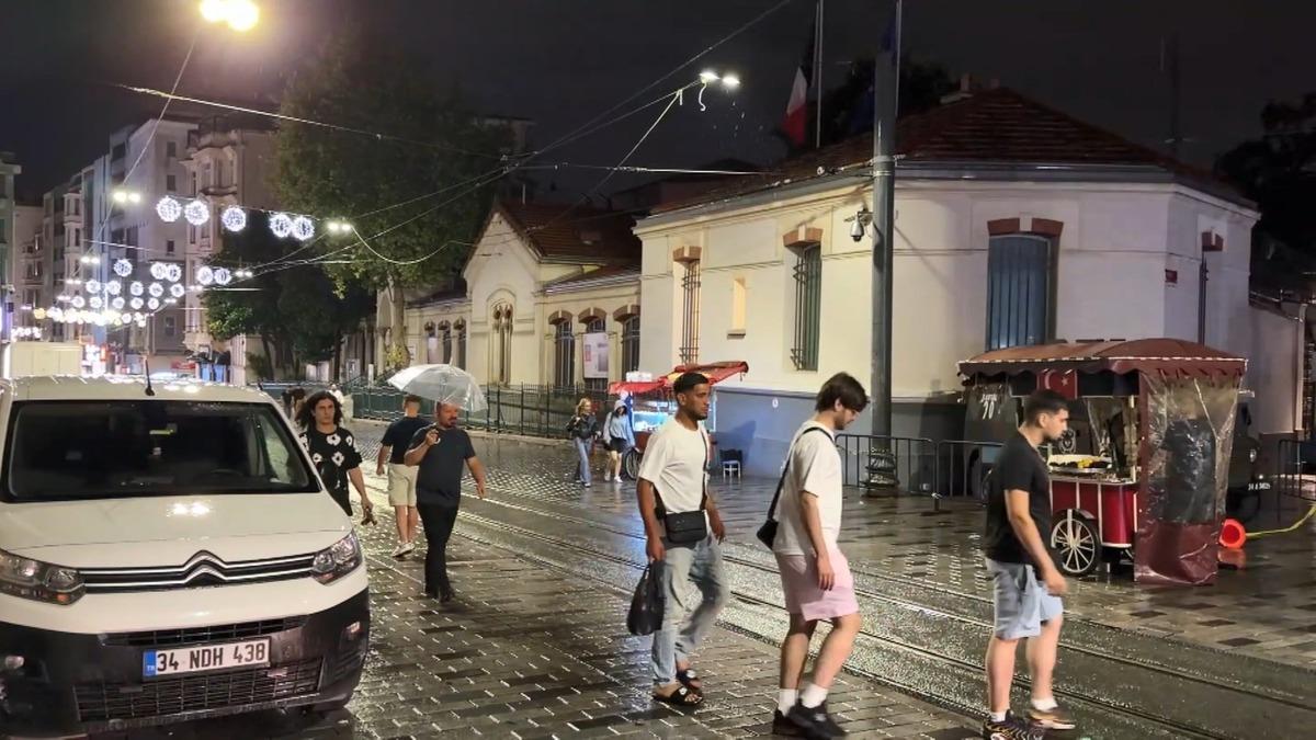 İstanbul da 21 yıl sonra bir ilk! Meteoroloji uyardı: 35 ile sarı ve turuncu kodlu alarm 4