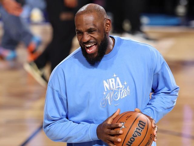 Beklenmedik anlaşma! LeBron James'in yeni adresi belli oldu