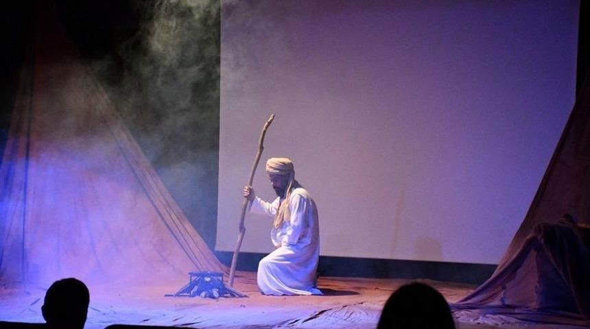 Ahmet Yesevi Sahneye Taşındı