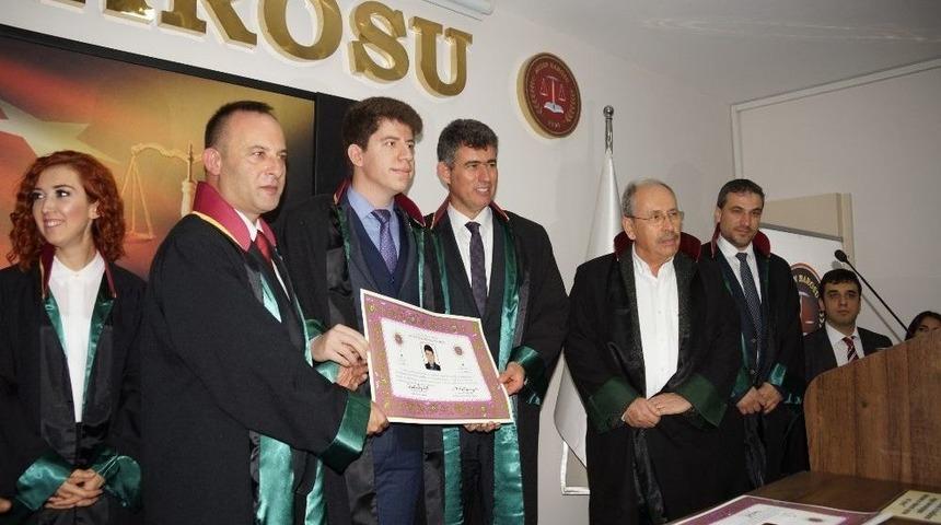 Aydınlı Genç Avukatların Ruhsatlarını Metin Feyzioğlu Verdi