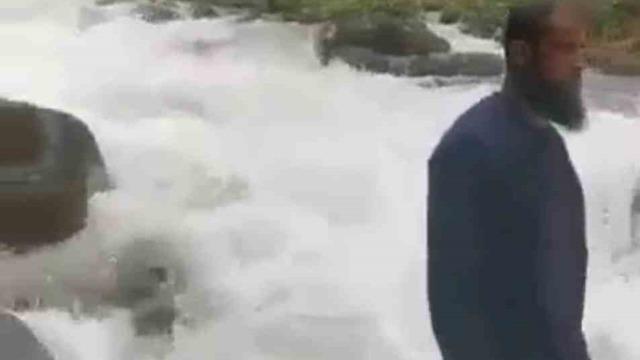 Arap turistlerin dere ve göl kenarındaki fotoğraf çekme merakı tatsız bitiyor