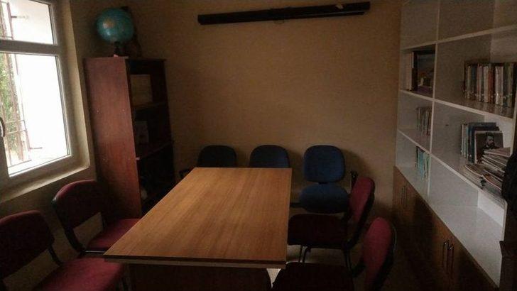 Depoydu, Kütüphaneye Çevirdiler G5