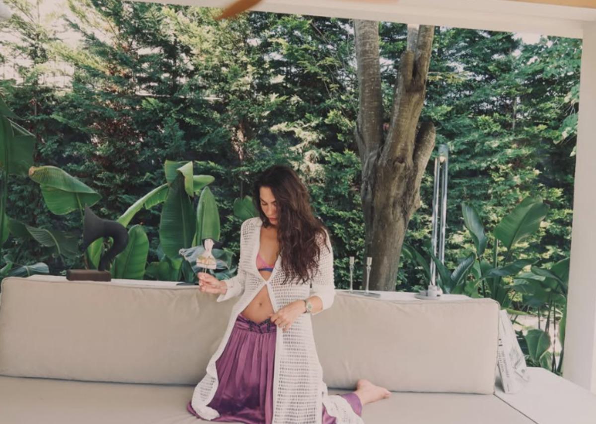 Demet Özdemir havuz başında pozlar verdi! Beğeni yağdı 4