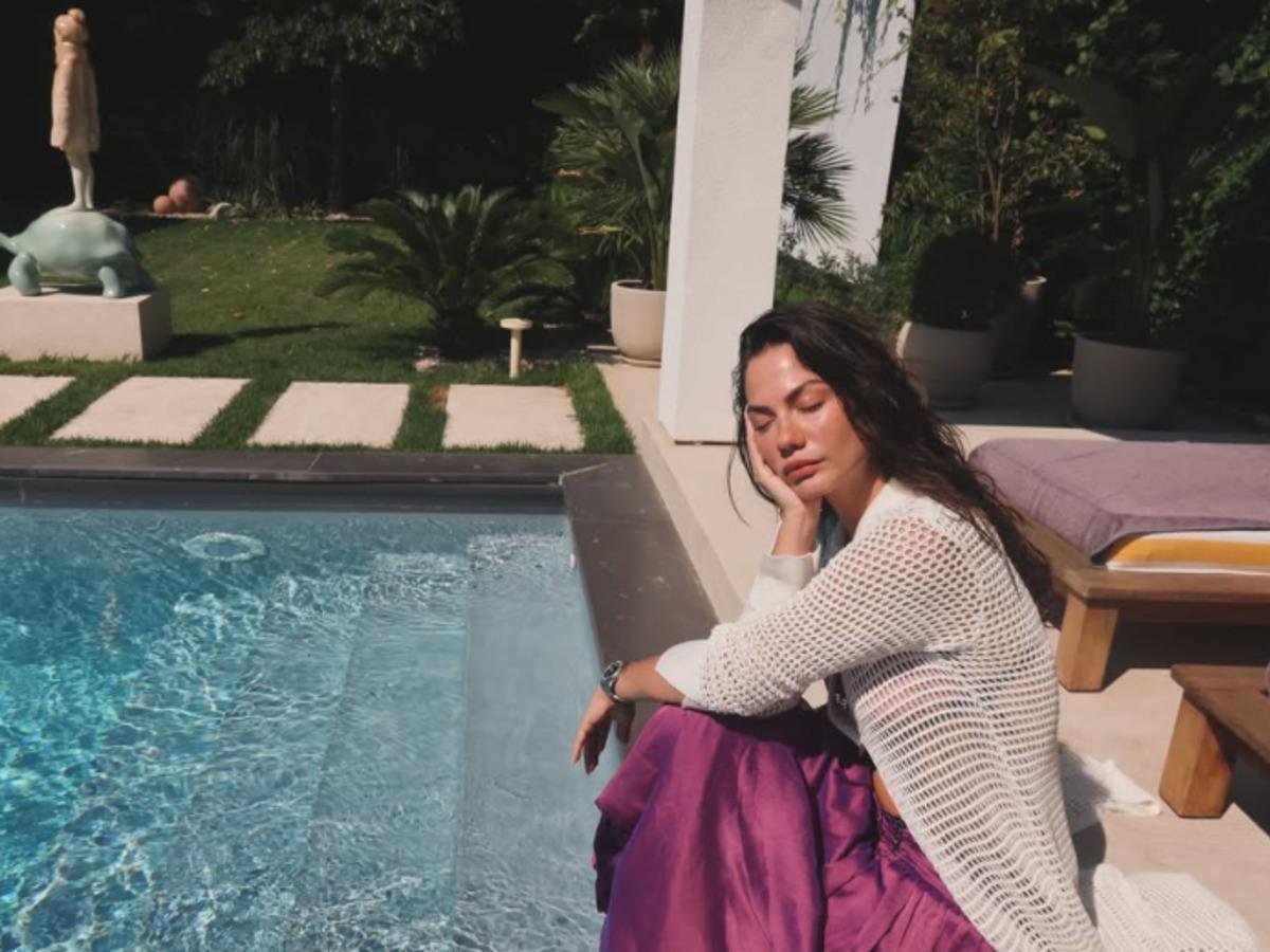 Demet Özdemir havuz başında pozlar verdi! Beğeni yağdı 1