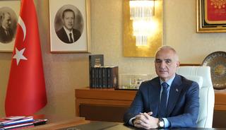 Bakan Ersoy: Aspendos'un 2 bin yıllık 300 metrelik tiyatro caddesini ortaya &ccedil;ıkardık