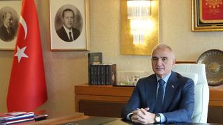 Bakan Ersoy: Aspendos'un 2 bin yıllık 300 metrelik tiyatro caddesini ortaya çıkardık