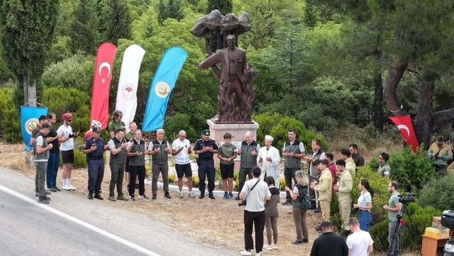 &Ccedil;anakkale de orman yangınında şehit olan b&ouml;lge m&uuml;d&uuml;r&uuml; t&ouml;renle anıldı 1
