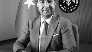 Belediye özel kalem müdürü bisikletten düşüp öldü