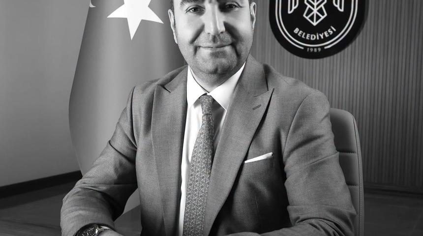 Belediye &ouml;zel kalem m&uuml;d&uuml;r&uuml; bisikletten d&uuml;ş&uuml;p &ouml;ld&uuml;