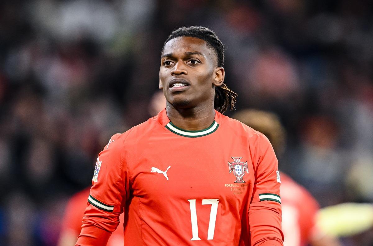 Galatasaray ile anılıyordu! Fenerbahçe den Rafael Leao için resmi açıklama 1