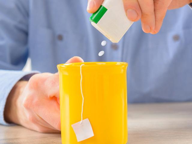 Çay ve kahveye attığınız tatlandırıcılar gerçekten masum mu?