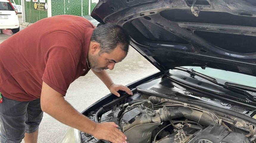 Şiddetli yağış Osmaniye&rsquo;yi vurdu, ara&ccedil;lar ve iş yerleri sular altında kaldı