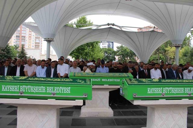 Bisikletten düşerek hayatını kaybeden özel kalem müdürü toprağa verildi 1