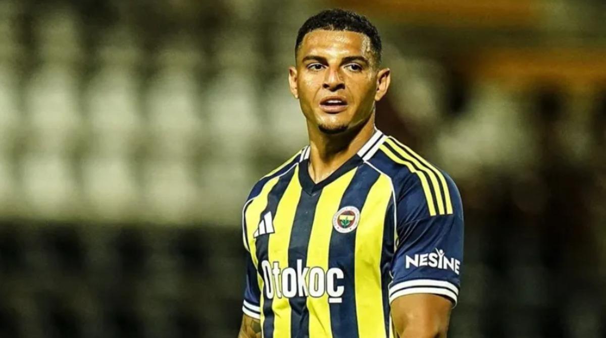 Fenerbahçeli isim yönetime resti çekti! Oynamasam da maaşımı alırım 1