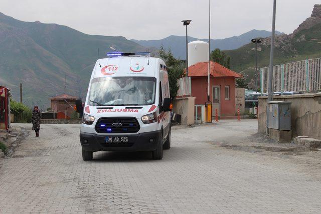 Hakkari'de üs bölgesine PKK saldırısı: 1 şehit, 4 yaralı