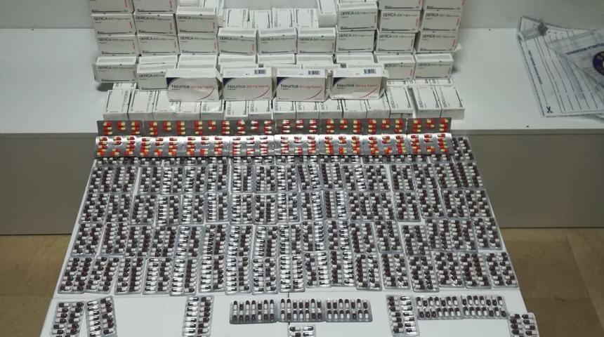 Samsun ve Antalya'da 24 bin 304 kapsul uyuşturucu hap ele ge&ccedil;irildi