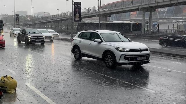 İstanbul'da sağarak yağmur etkisini sürdürüyor