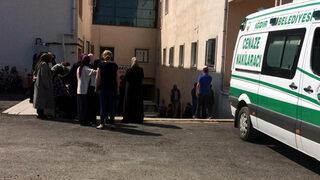 Eşini öldürüp telefonla konuşurken intihar etti!