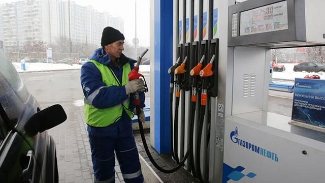 Rusya'da benzin ihracatı yasağının süresi yıl sonuna kadar uzatılacak