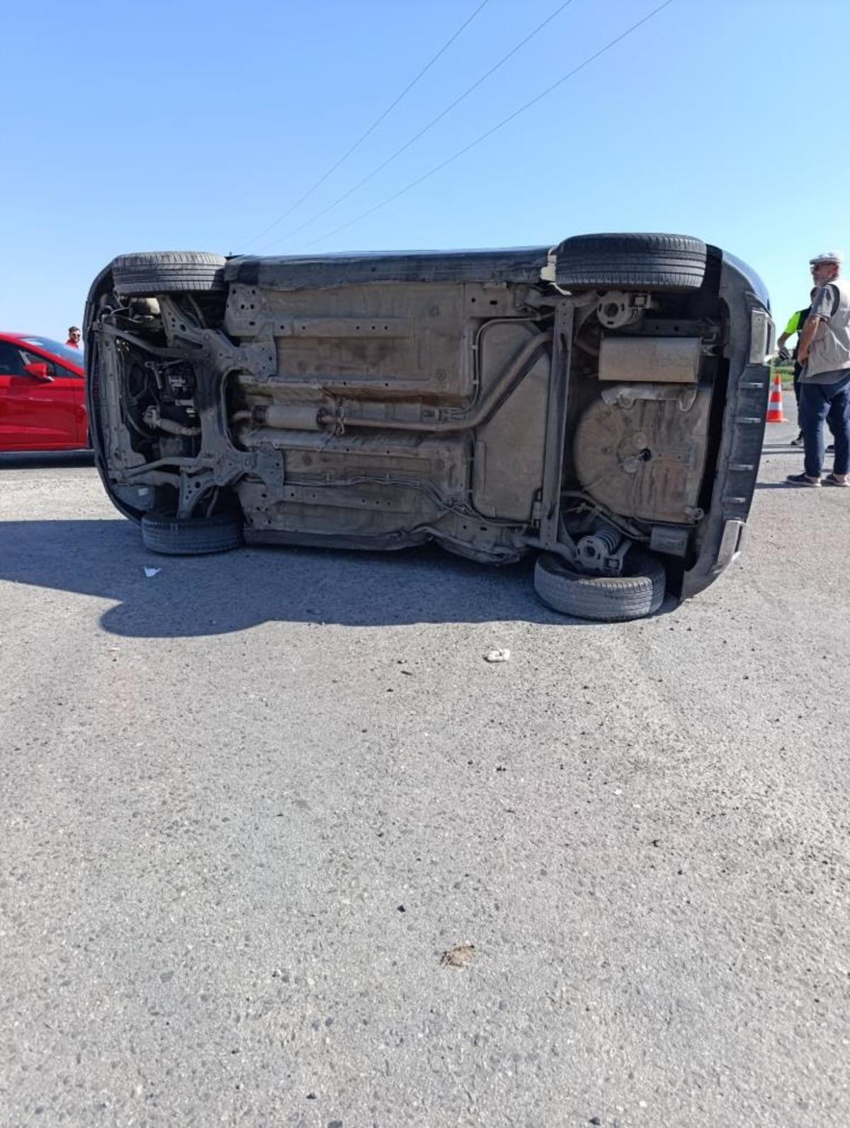 Diyarbakır da iki otomobil çarpıştı: 3 yaralı 1
