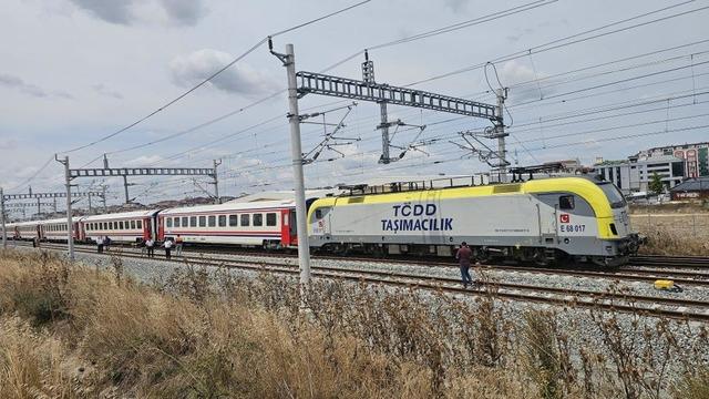 Çerkezköy'de yolcu treni raydan çıktı