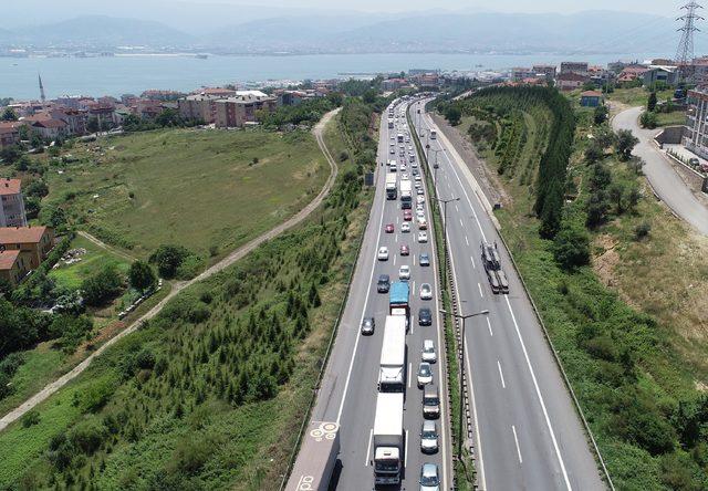 Kocaeli'nde bayram trafiği yoğunluğu