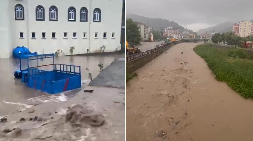 Kastamonu'da metrekareye 130 kilogram yağış d&uuml;şen il&ccedil;ede su baskınları yaşandı