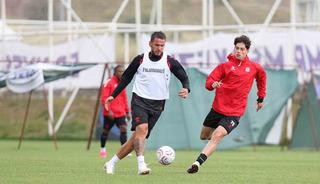 Sivasspor, g&uuml;&ccedil; depoluyor