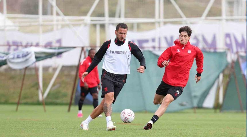 Sivasspor, g&uuml;&ccedil; depoluyor