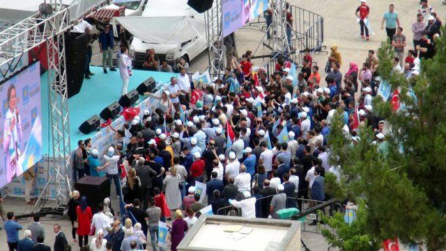 Akşener: İlk işim Suriye ile meseleleri düzeltmek olacak