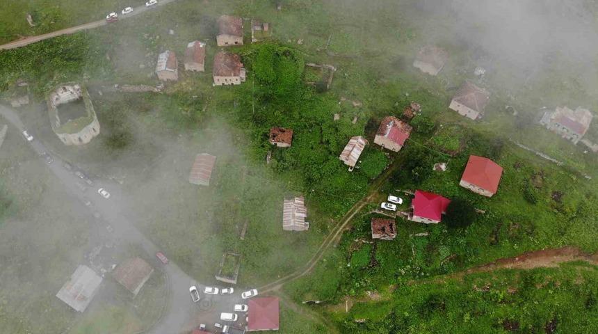 Sis altındaki Santa Harabeleri doğası ve tarihiyle kendine hayran bırakıyor