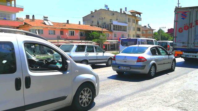 İstanbul-Samsun D-100 karayolunda trafik yoğunluğu