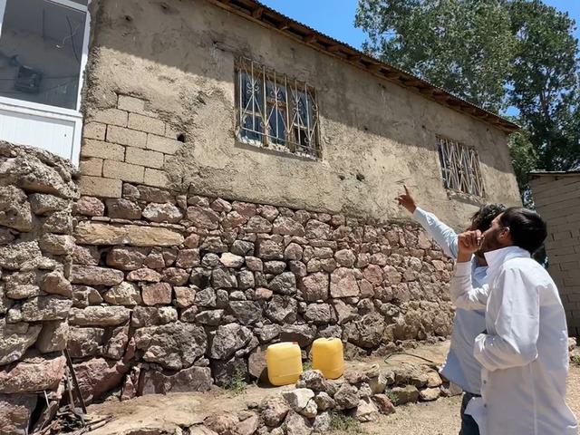 Mimarisi yılanları kendine çekiyor olabilir