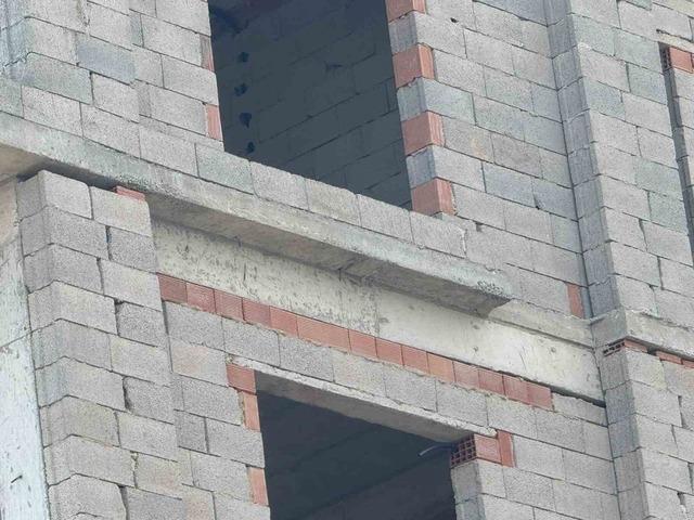 Antalya’da inşaatta üzerine beton blok düşen işçi hayatını kaybetti 2