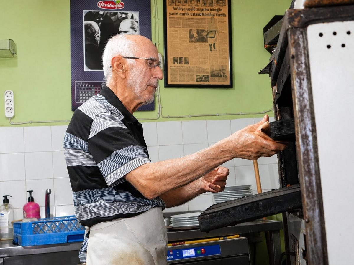 Dünyanın her yerinden müşterisi var! 69 yıllık sırrını açıkladı 4