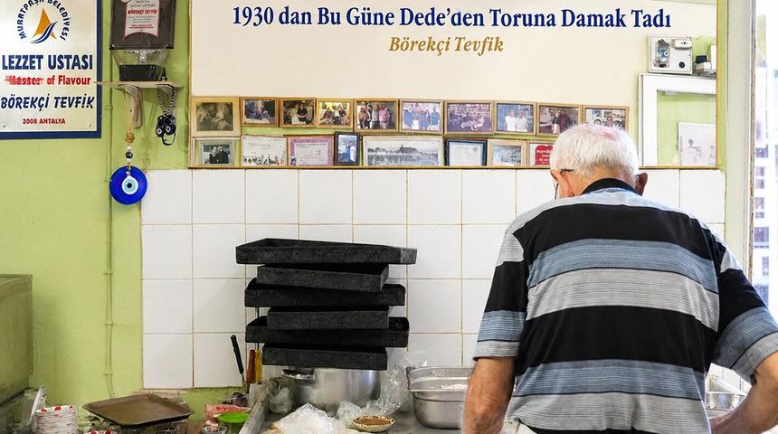 D&uuml;nyanın her yerinden m&uuml;şterisi var! 69 yıllık sırrını a&ccedil;ıkladı
