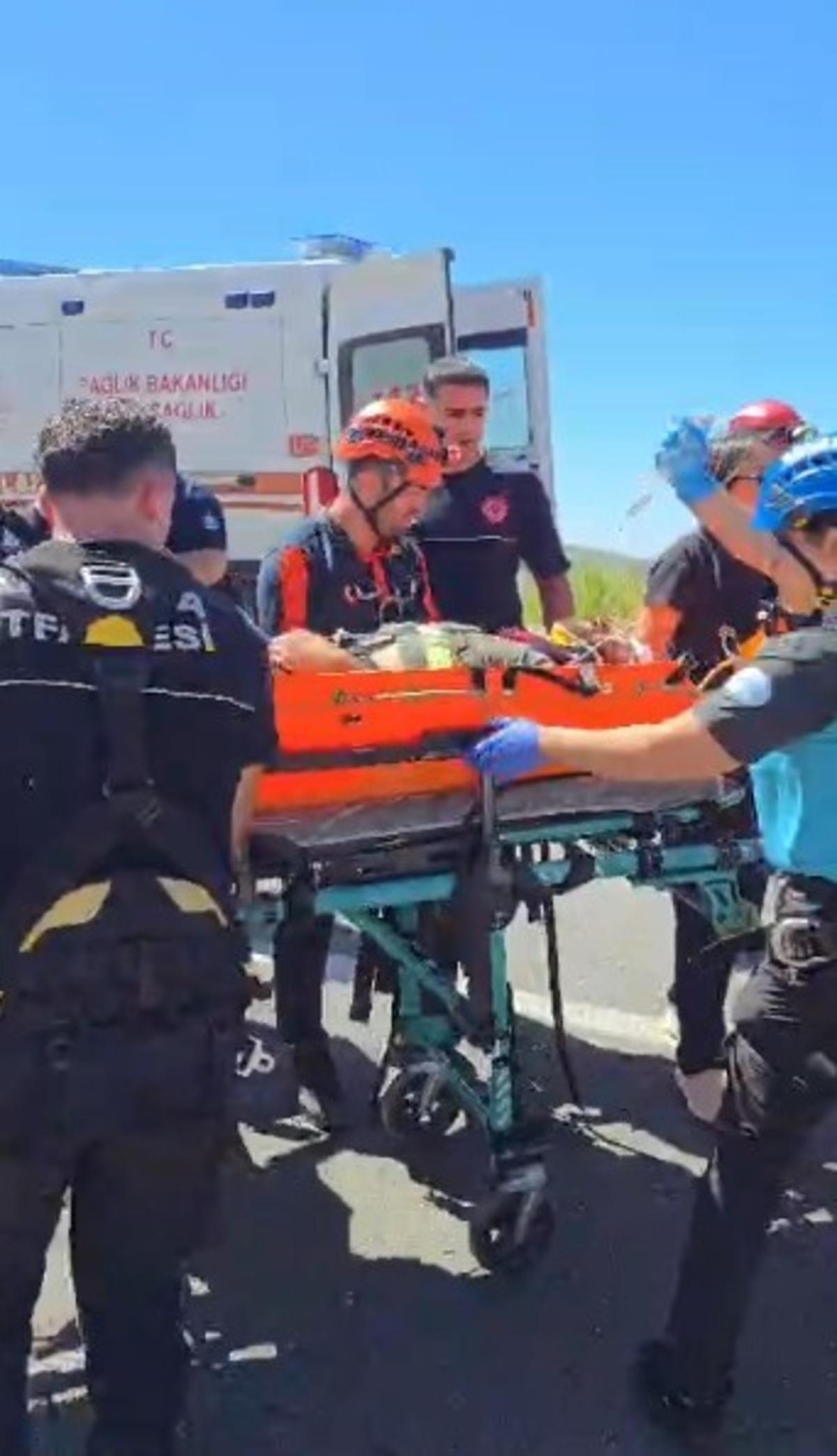 Son dakika | Biri hamile! Antalya da 7 kişili araç uçuruma yuvarlandı: 5 ölü, 2 yaralı 5