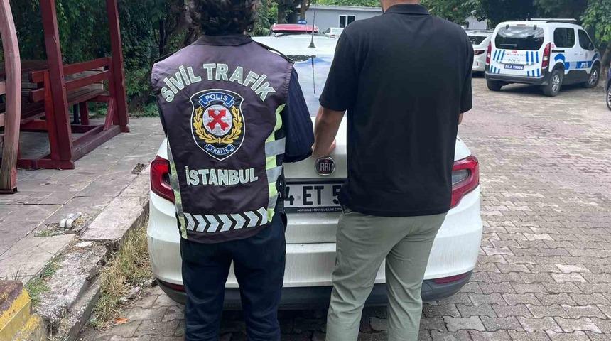 Beylikd&uuml;z&uuml;&rsquo;nde araca saldırı g&ouml;r&uuml;nt&uuml;leri &uuml;zerine 180 bin lira ceza