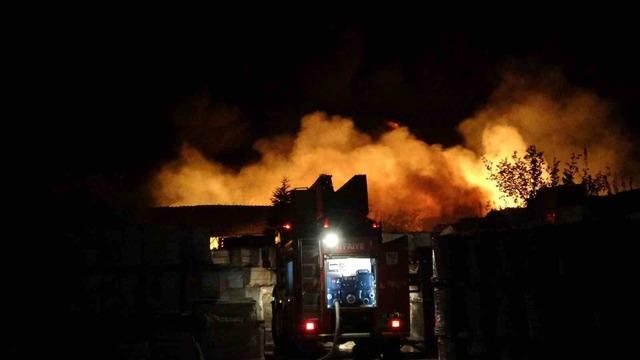 Malatya’da Hurdacılar Sitesi’ndeki yangın söndürüldü