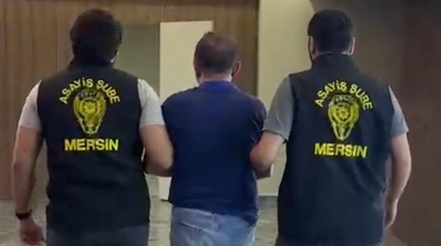 65 yıl hapis cezasıyla aranan h&uuml;k&uuml;ml&uuml; otob&uuml;ste yakalandı