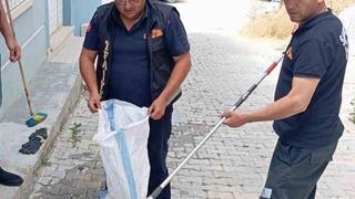 Eve giren yılan paniğe neden oldu