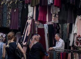 Economist: Erdoğan vatansever Türklerden kendi zayıflattığı dövizi kurtarmalarını istiyor