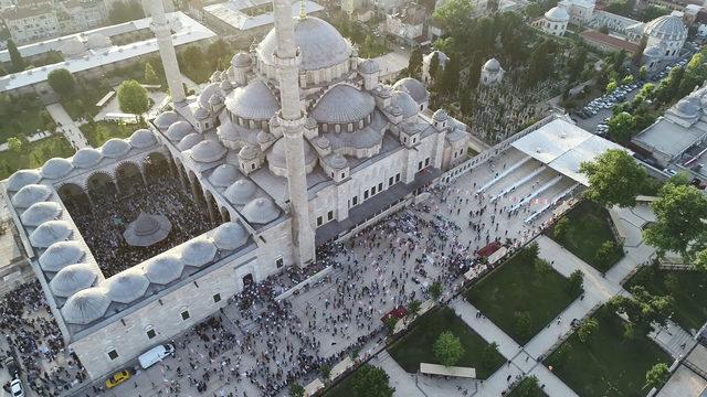 / Havadan fotoğraflar// Fatih Camii bayram namazında doldu taştı