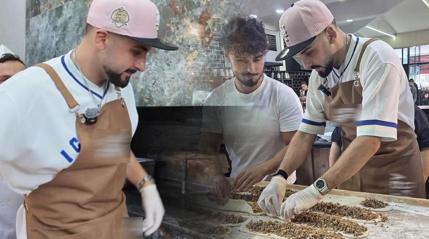 Sefo konser sonrası tezgahın başına ge&ccedil;ti! Yaptığı pidedeki detay dikkat &ccedil;ekti