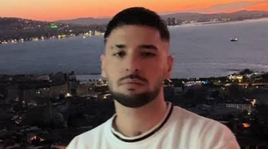 Rap&ccedil;i Uzay sahnede g&ouml;zaltına alındı! 'Şarkı s&ouml;zleri' iddiası